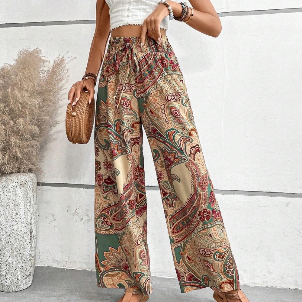 Eye-Catching Printed Wide-Leg Pants
